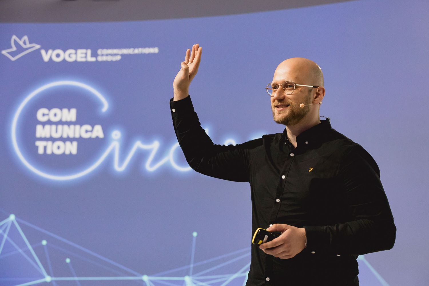 Niklas Volland auf der Bühne (Communication Circle)